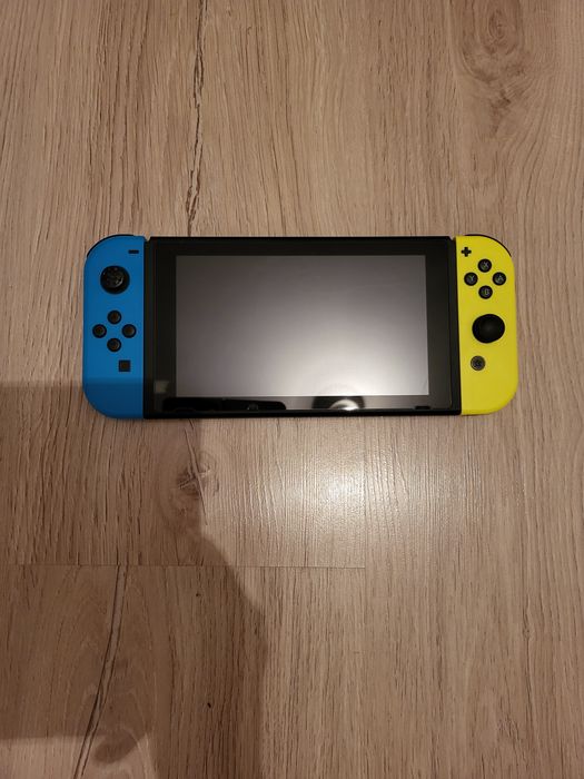 Nintendo Switch+ 4 игри+HDMI кабел+калъф
