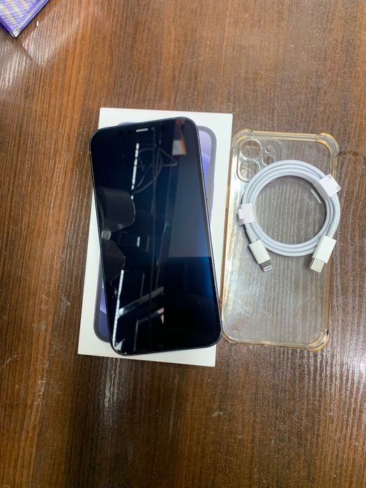 Айфон 12 в отличном состоянии