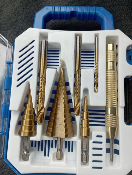 Trusă burghie în treaptă