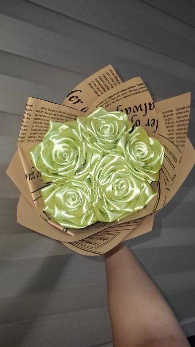 Buchet 5  trandafiri verzi din satin