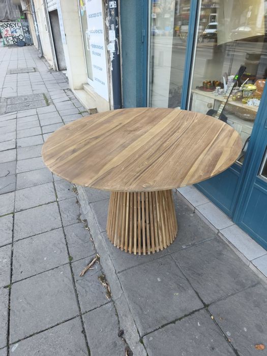 Кръгла маса Kve Home