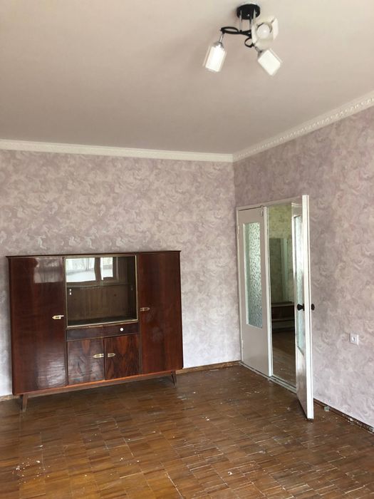 Массив Куйлюк-4, 2/2/4 рядом метро, развитая инфраструктура.