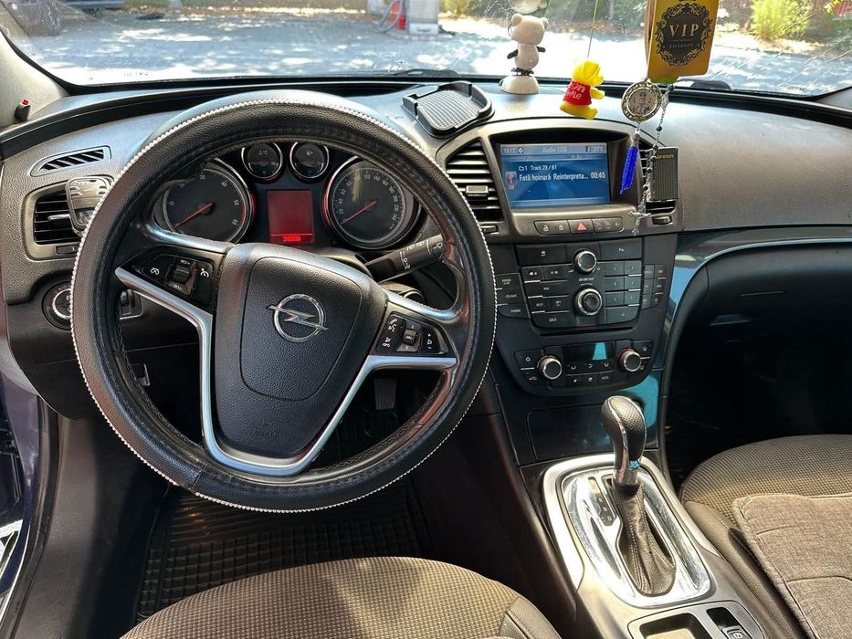 Vând sau Schimb Opel Insignia 2011
