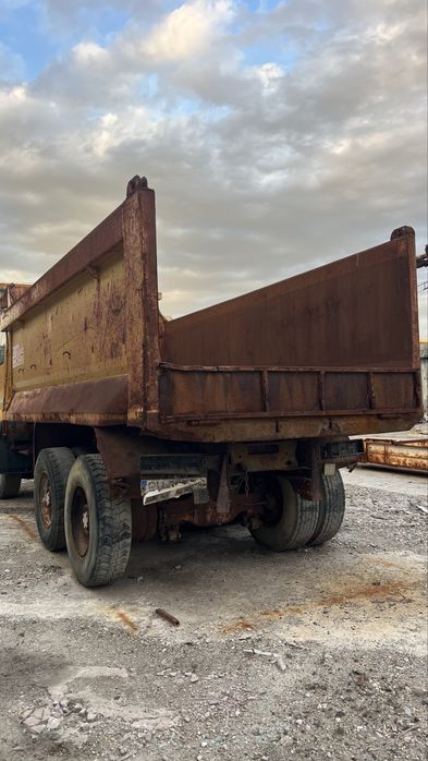 Vand autobasculanta Ford fără acte!