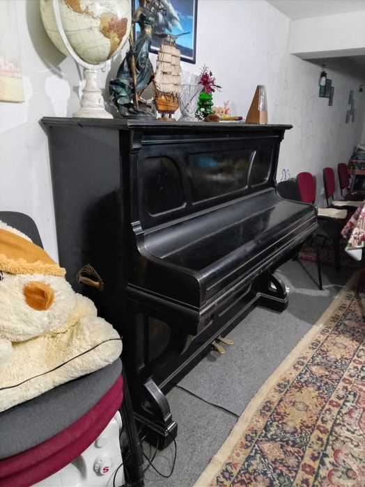 Pian vertical Julius Blüthner – Leipzig
