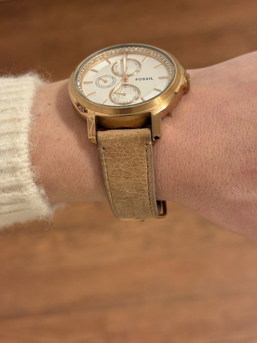 Ceas Fossil dama original . Curea din piele . Stare foarte buna