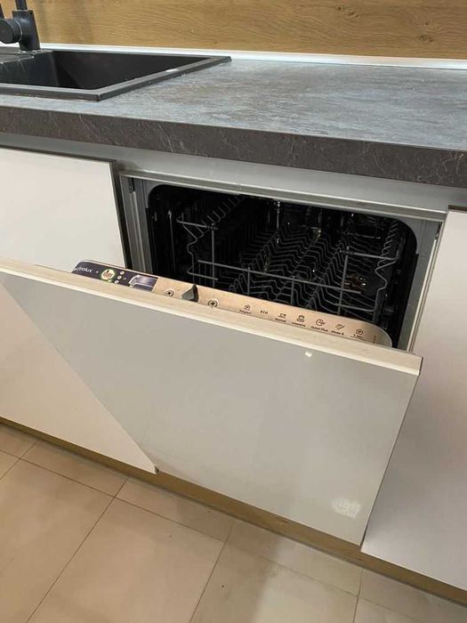 Дава се под наем Тристаен апартамент в Варна, Лятно кино Тракия - 100 кв.м за 598.23 € - Снимка #7