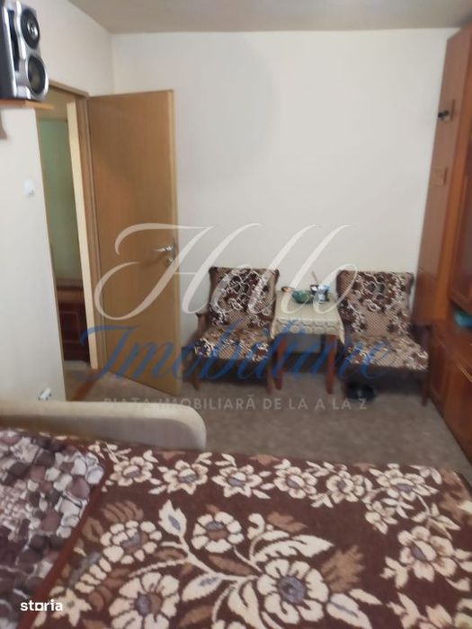 Vand apartament 3 camere 65mp+balcon 4,5mp zona Manastur ,Cluj