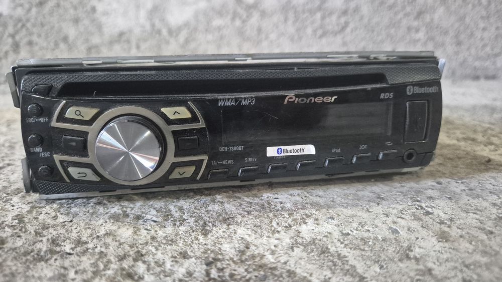 Casetofon Pioneer DEH-7300BT