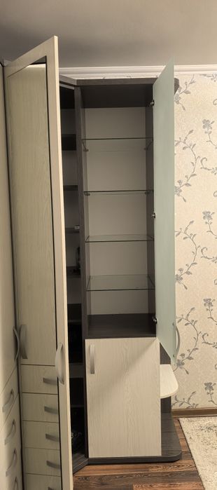 Продам шкаф угловой в идеальном состоянии