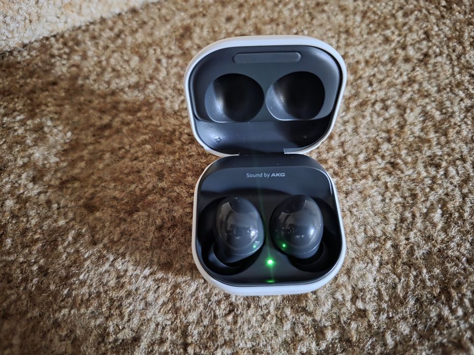 Продам наушники Samsung Galaxy buds 2
