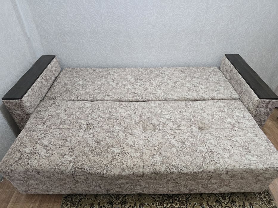 Продам диван в ящиком для вещей