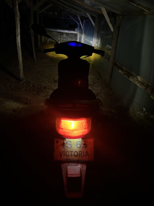 vând scuter first bike