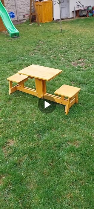 Masa cu bănci, confectionate manual din lemn