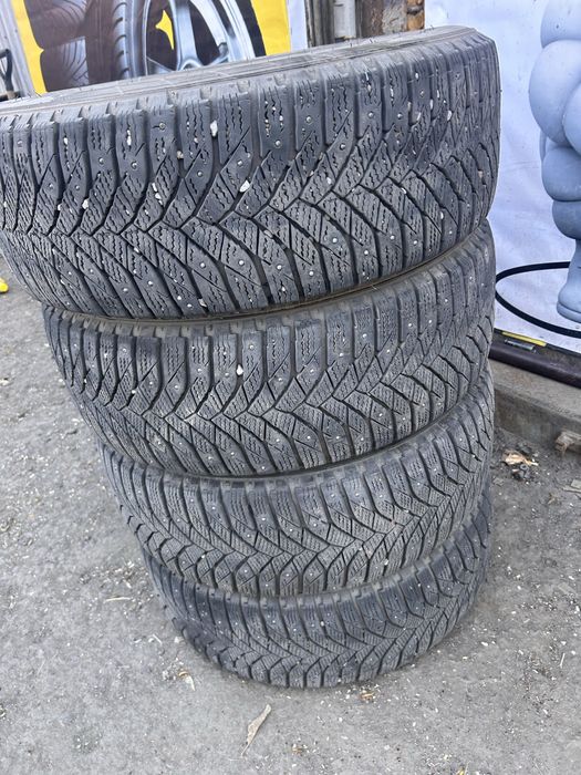 Продам шины 215/60/16 зимние