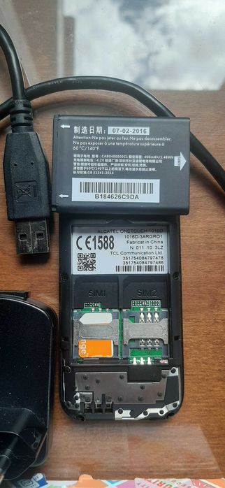 Telefon Alcatel Onetouch 1016, dual sim, cablu, incarcator, nou