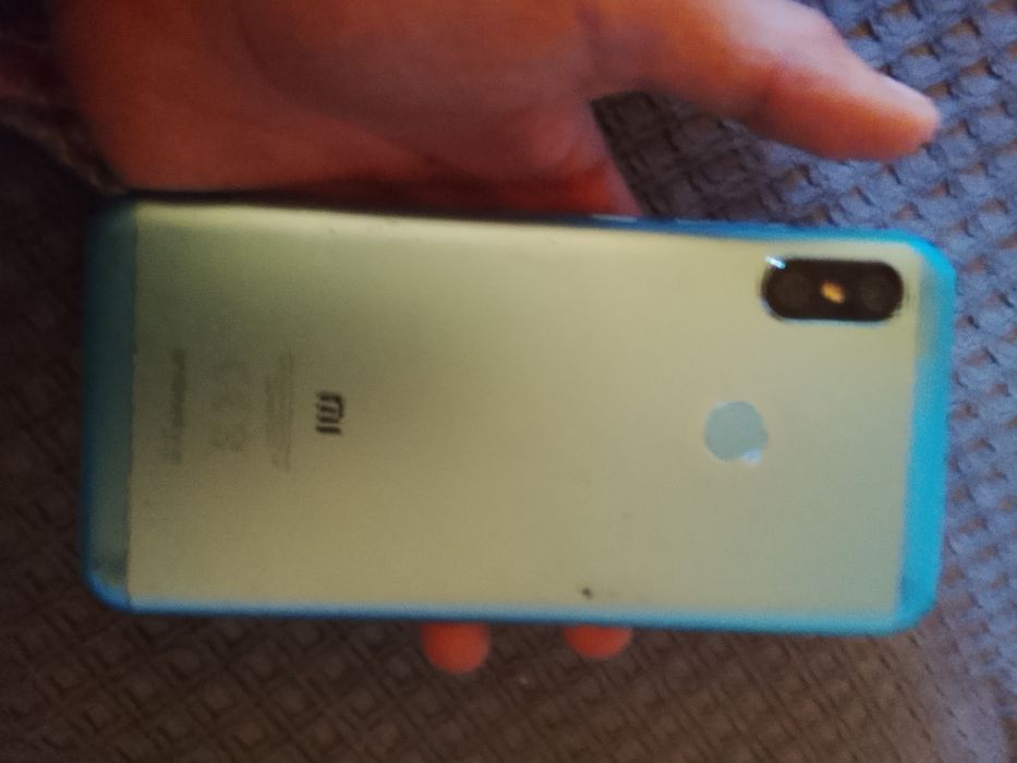 Mi A2 Lite в среднем состоянии