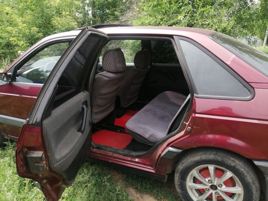 Volkswagen passat B3 седан