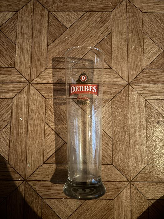 Пивные кружки.