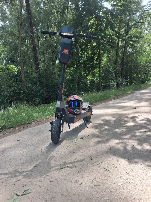 Vând trotinetă kukirin g2 !!