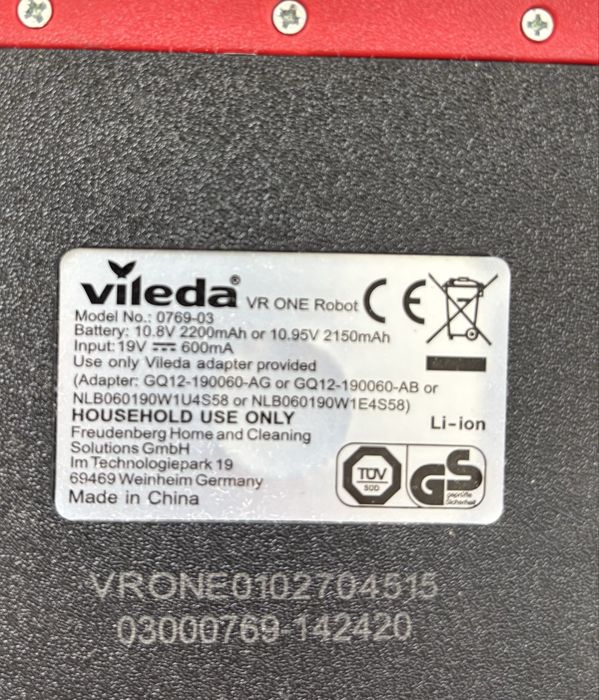 Продавам робот Vileda за части и батерия