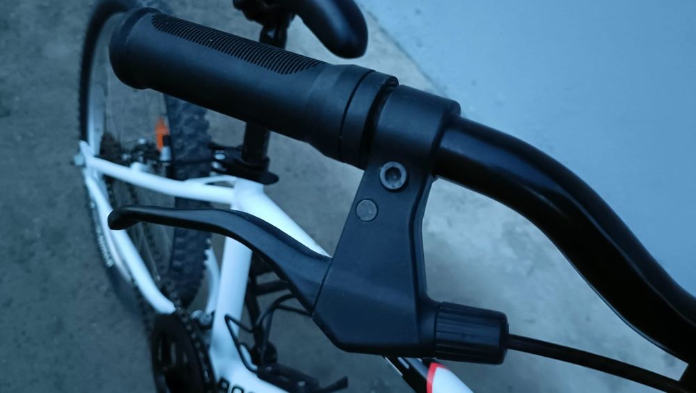 Bicicleta ROCKRIDER DECATLON 20 inch