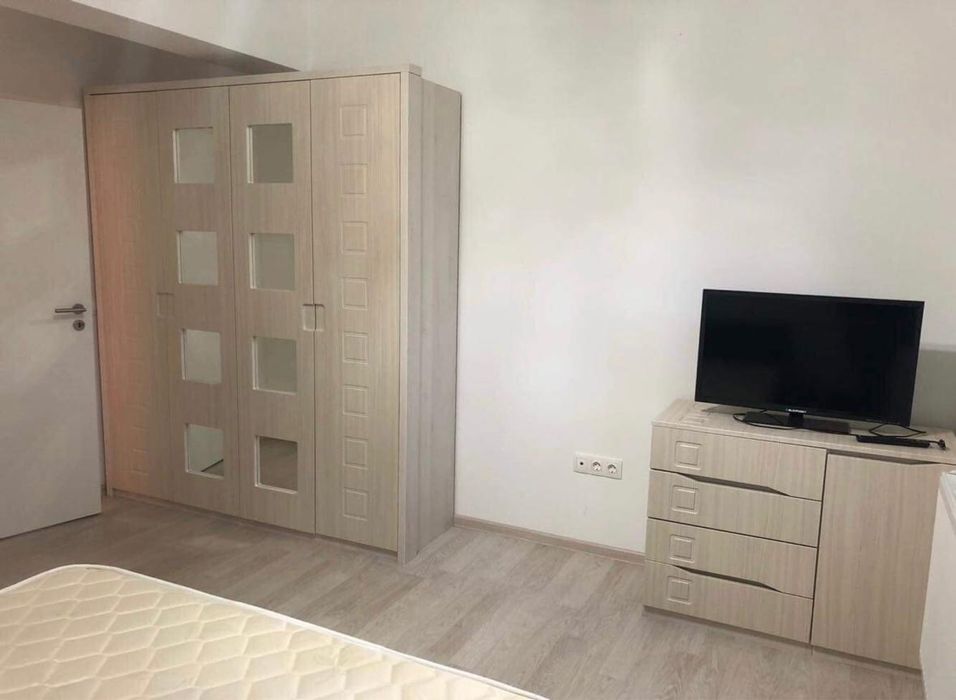 Inchieriez apartament zona Coresi 2 camere