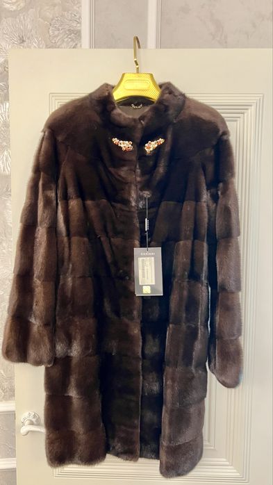 Норковая шуба новая в упаковке