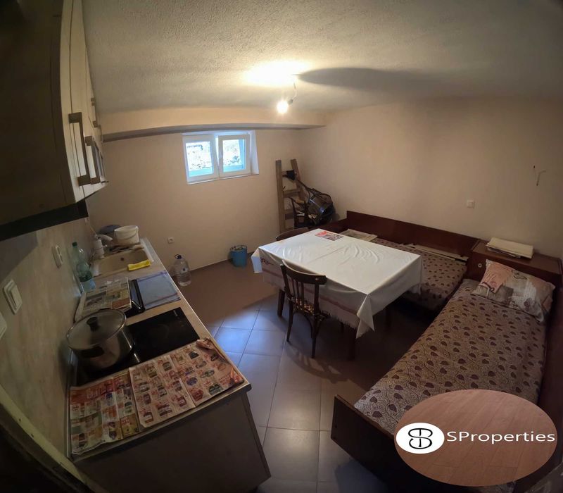 Продава се Етаж от къща в Асеновград - 100 кв.м за 1500 €/кв.м - Снимка #11