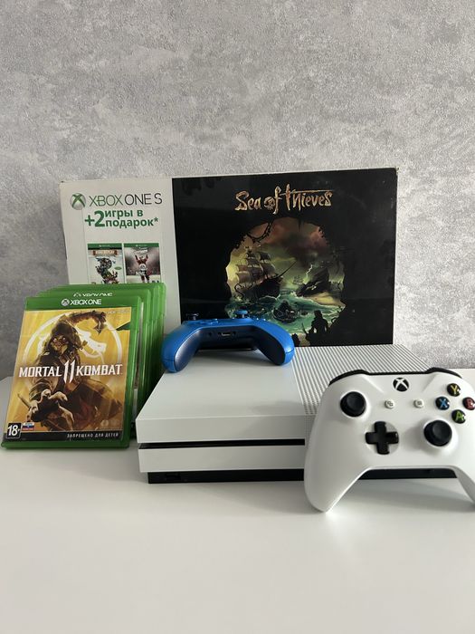Xbox One S 1TB + 2 геймпада + 6 игр