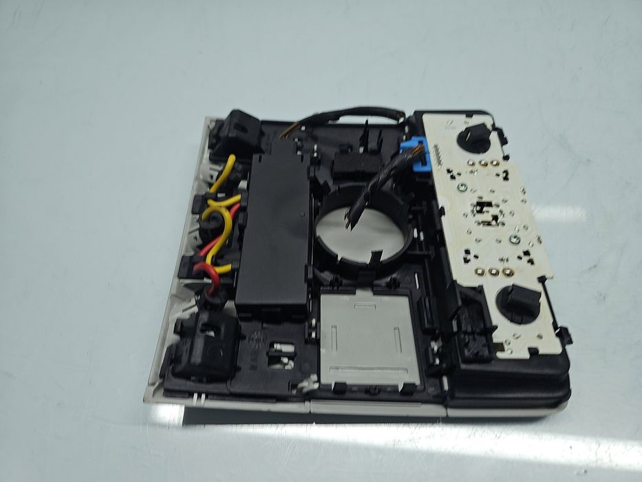 Plafoniera fata Volkswagen Touran (1T3) [Fabr 2010-2015] 7N0947105C
