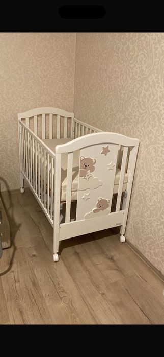 Pătuț bebeluș alb cu ursuleți, stare impecabilă, folosit doar 9 luni