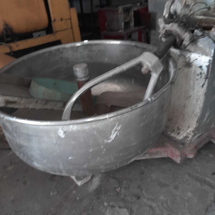 Тестомесильные машины разного объема 330 500 дитров