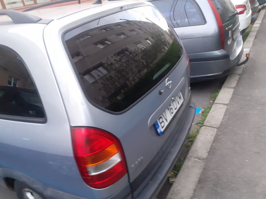 Opel zafira gri