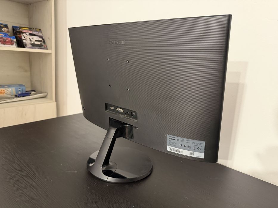 Monitor Samsung Curbat 24 inch, 60 hz