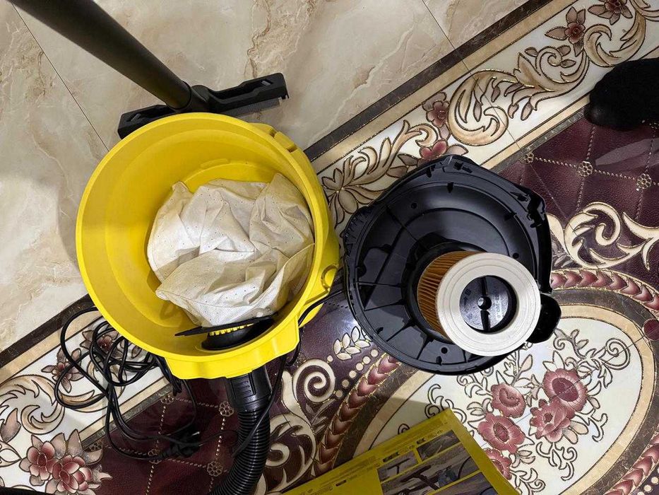 Пылесос Karcher почти новая