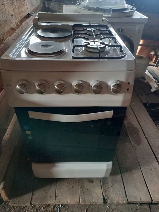 Продам газовую плиту
