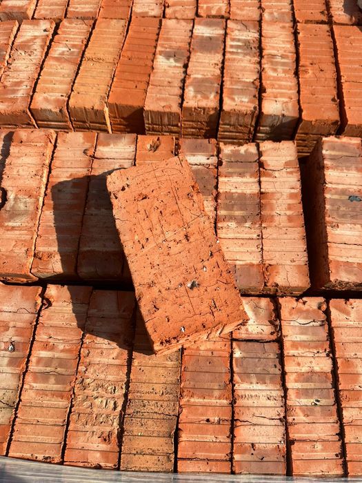 Продам керпич полутырный одинарный
