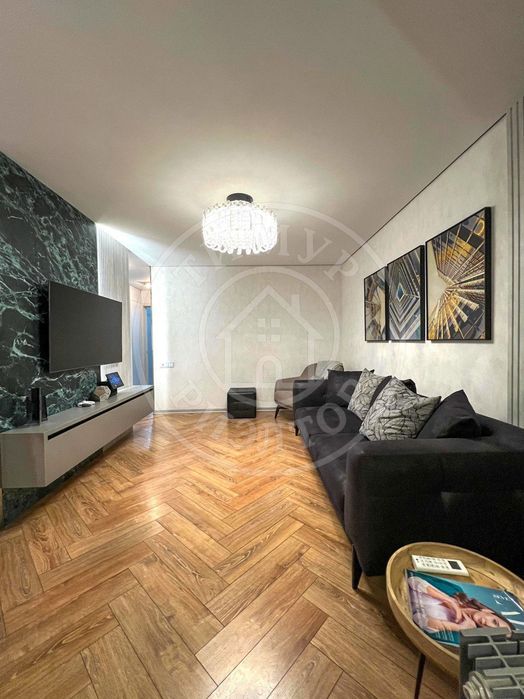 3/1/4 Буюк Ипак Йули,у метро,второй дом от дороги,KFC,Аптека 36.6,70 м