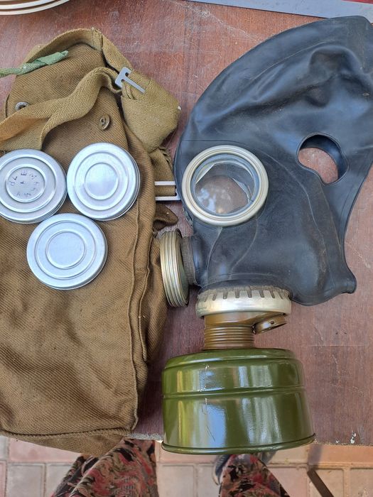 Противогазы  военные