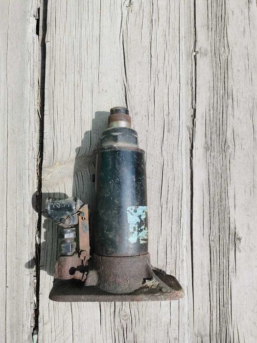 Продам домкрат гидравлический