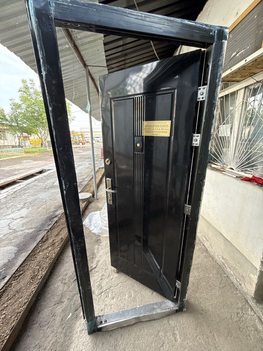 Eshik Sotiladi  doʻmdan yechilgan holati yaxshi