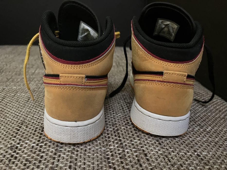 Jordan 1 mid ……..