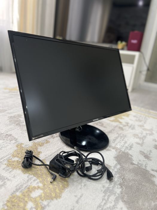 Монитор Samsung