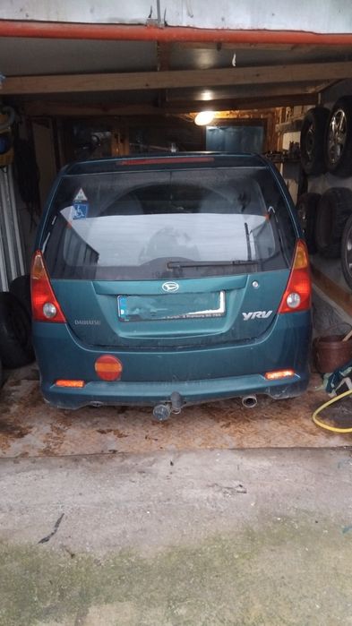 Продавам на части