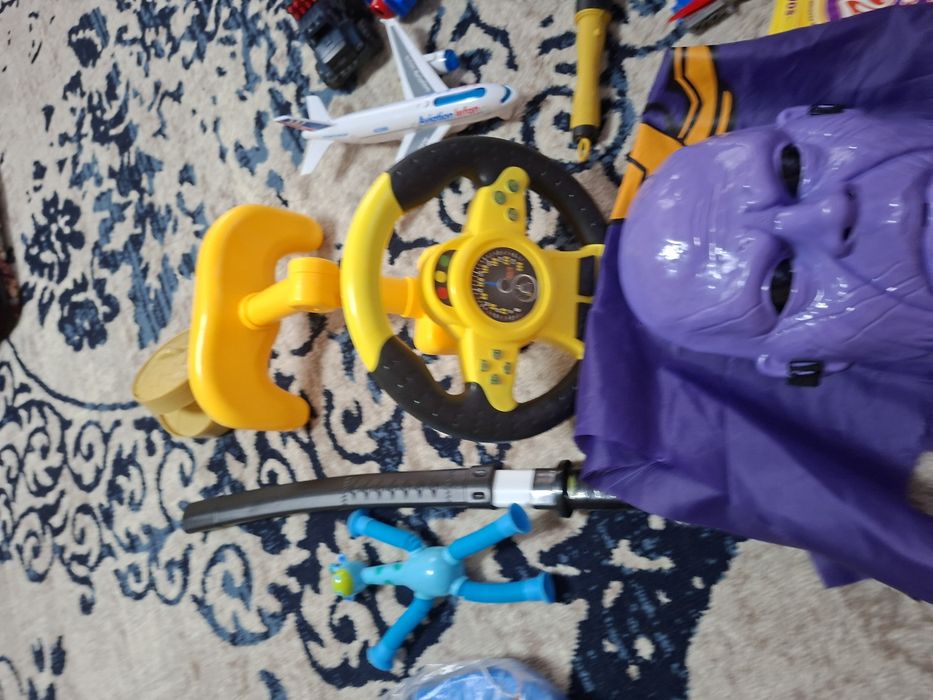 Продам игрушки разные