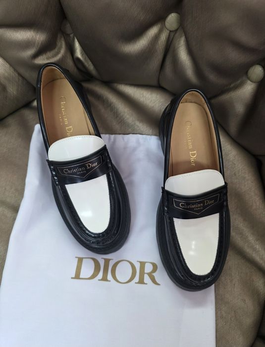 Обувки Christian Dior налични