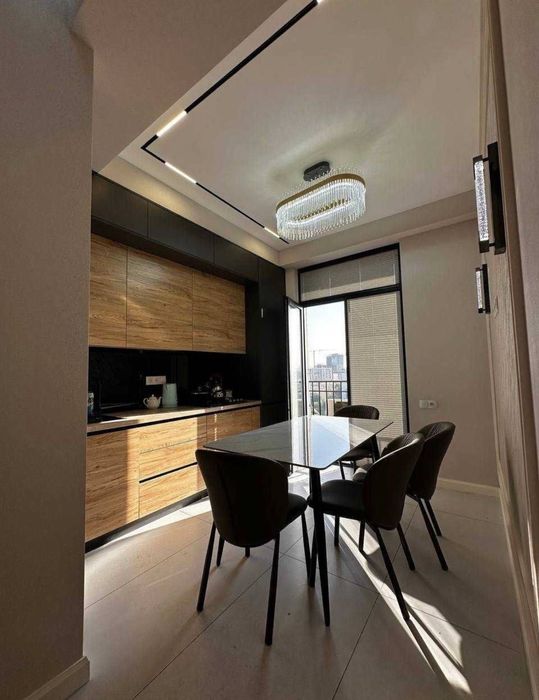 Yakkasaroy city mall Продается 3 комнатная квартира ремонт м Братские