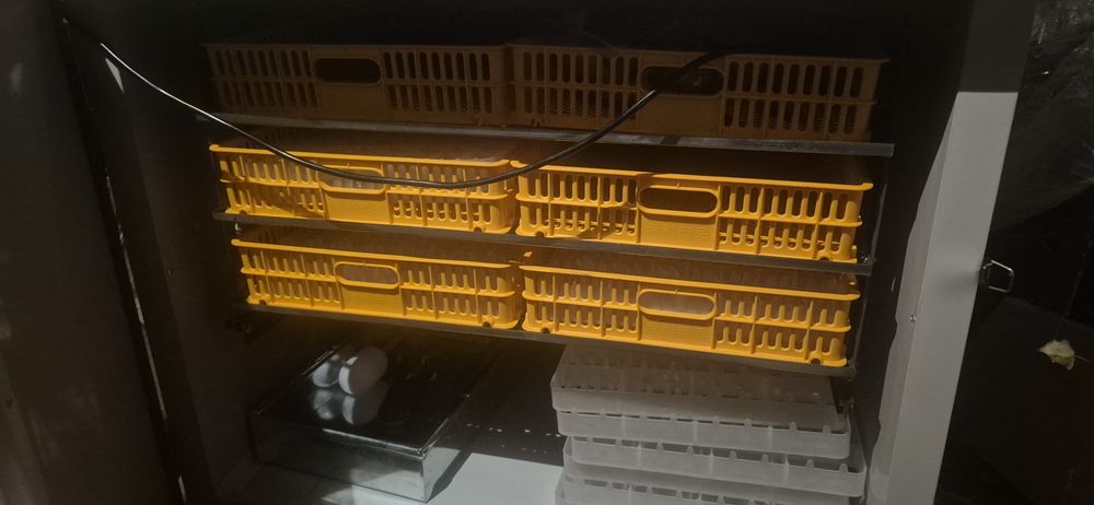 Продам инкубатор