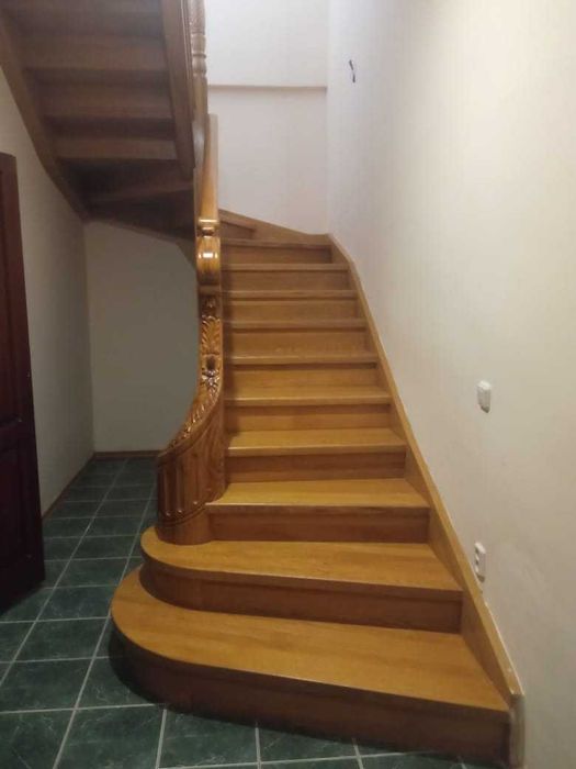 Продается 7 комнатный дом в центре города